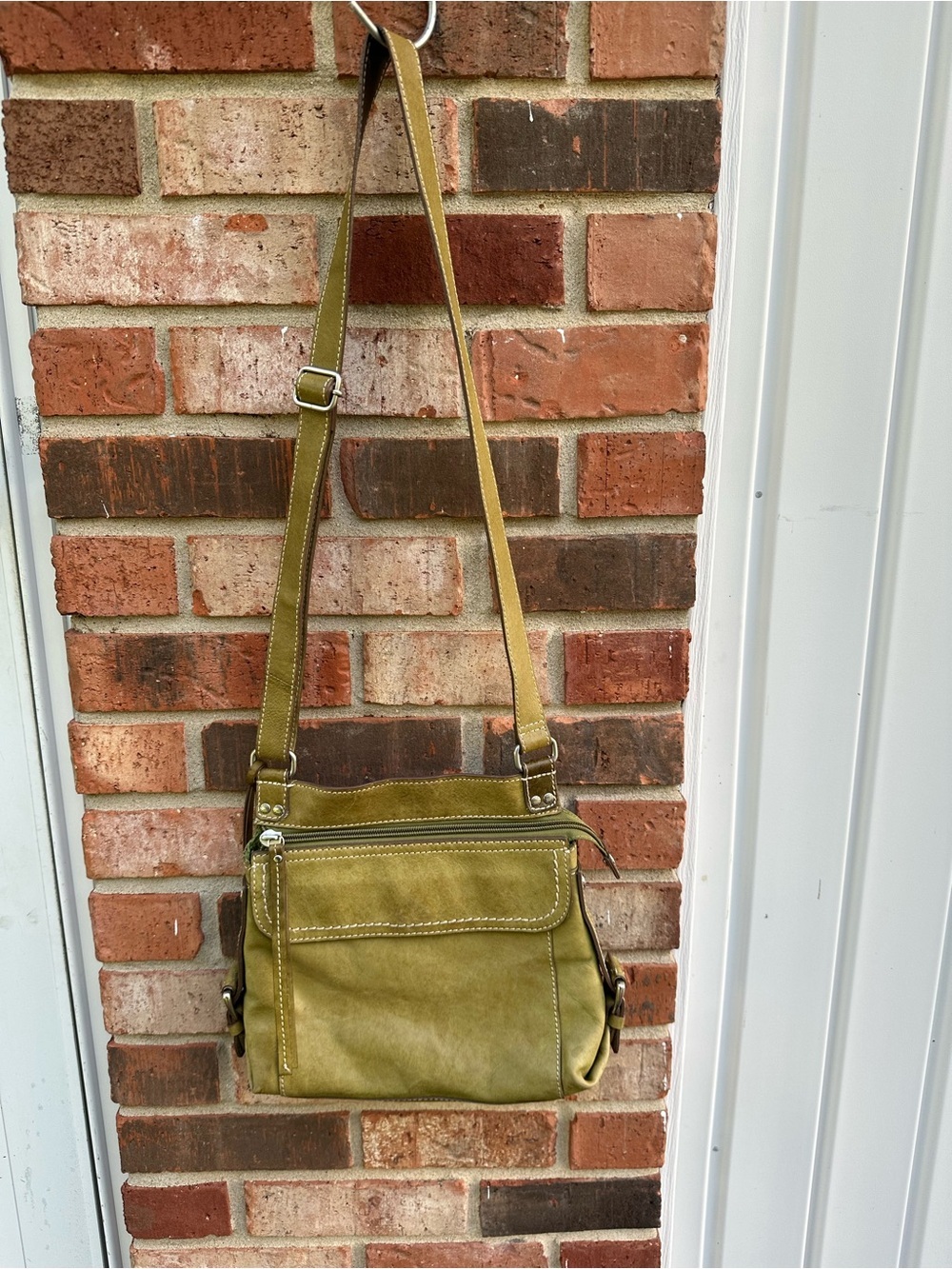 Vtg Fossil Olive Green Boho Crossbody Bag Soft Leather Adjust Strap Zip Closure